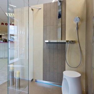 Detail vzorkové koupelny v koupelnovém studiu Gremis - prostor sprchy
