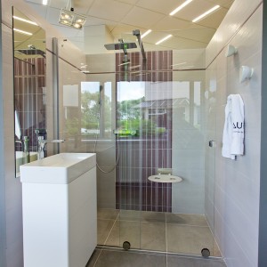 Vzorková koupelna ve studiu Gremis - moderní prvky